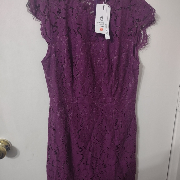 Elegant Plum Lace Midi Dress - Picture 4 of 5